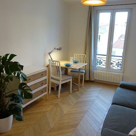 Sunny And Quiet Apartment パリ エクステリア 写真