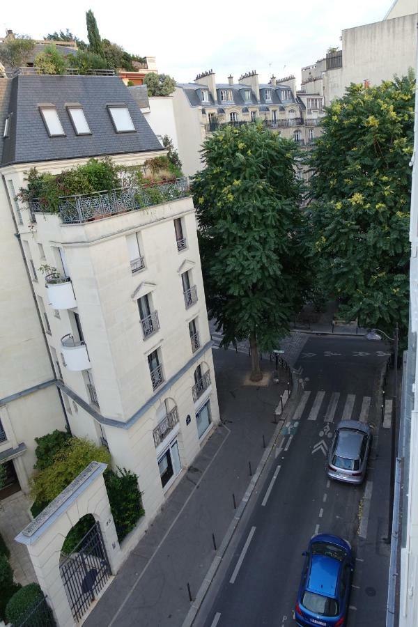 Sunny And Quiet Apartment パリ エクステリア 写真