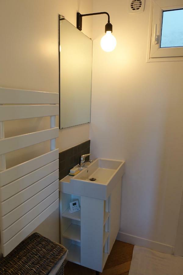 Sunny And Quiet Apartment パリ エクステリア 写真